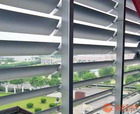 電動(dòng)遮陽天蓬簾、戶外遮陽百葉簾與遮陽翻板梭形百葉片批發(fā)定制及系統(tǒng)集成價(jià)格解析